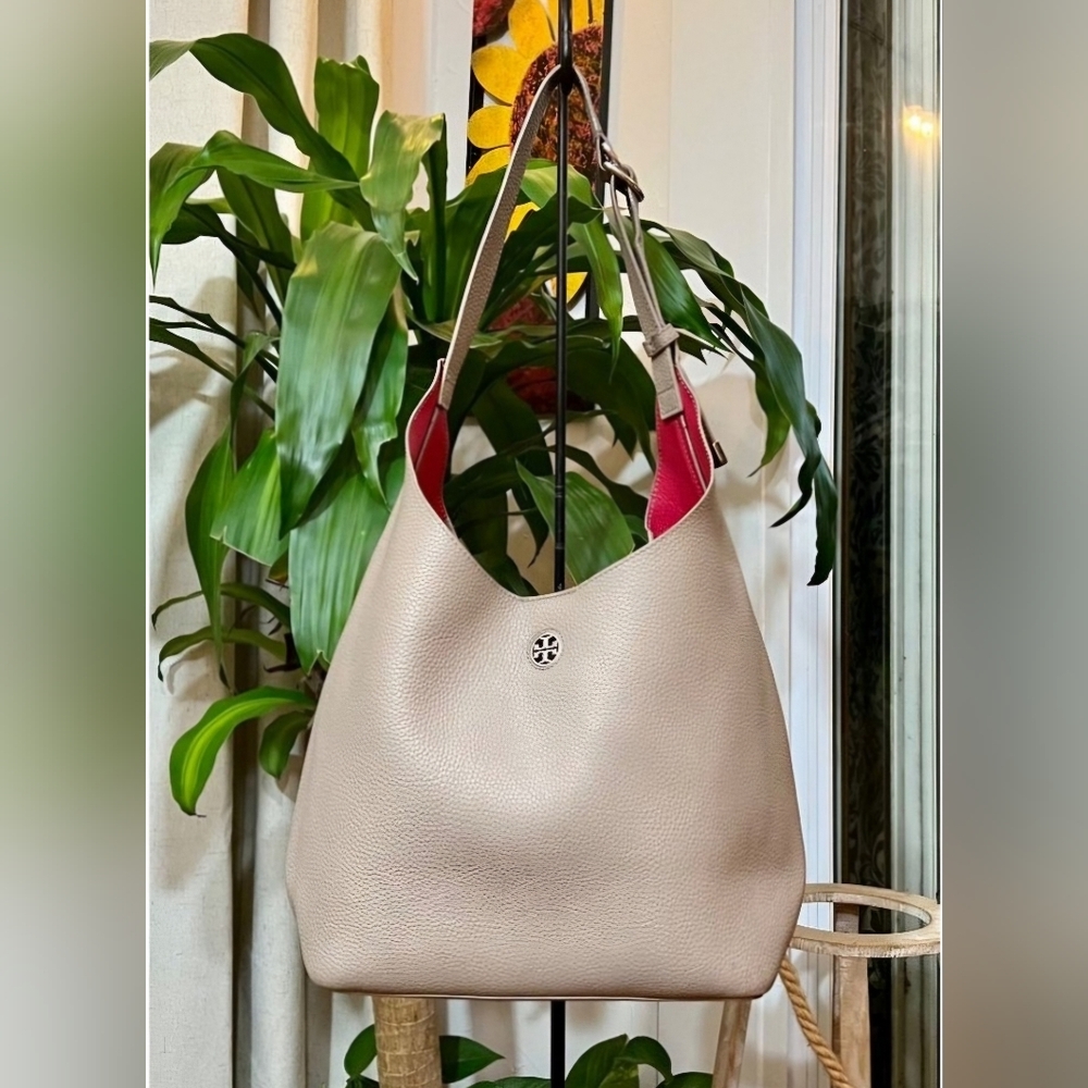 ♦️♦️  TORY BURCH AUTHENTIC TAN/GREY ROBINSON HOBO  ♦️♦️